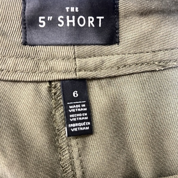 WHBM “The 5” Short” Army Green colored,decorative crisscross side stitches - Picture 9 of 12